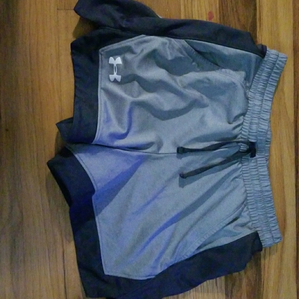 Youth girls shorts medium